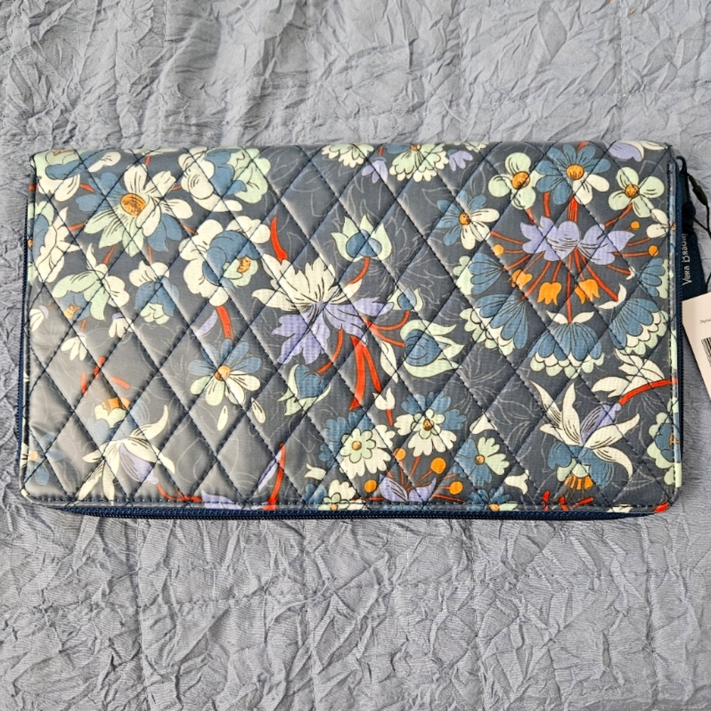 New nwt vera Bradley travel organizer case